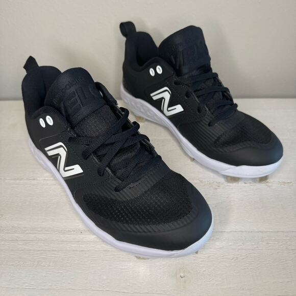 NWOT New Balance Fresh Foam Velo V3 Softball Cleats Women Size 6 - Picture 1 of 12